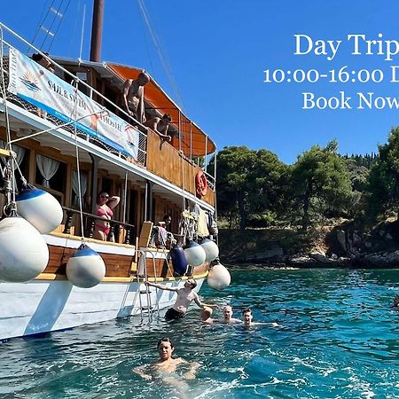 Rhythm Floating Hostel - Zadar Eksteriør billede