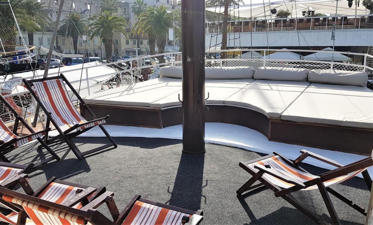 Rhythm Floating Hostel - Zadar Eksteriør billede