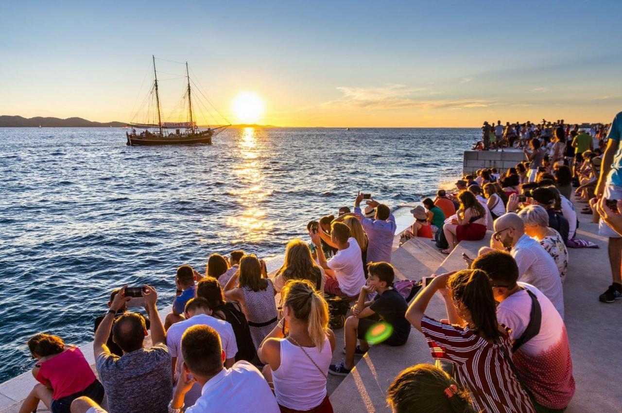 Rhythm Floating Hostel - Zadar Eksteriør billede