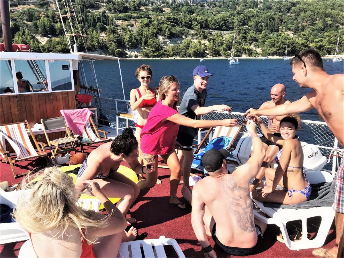 Rhythm Floating Hostel - Zadar Eksteriør billede