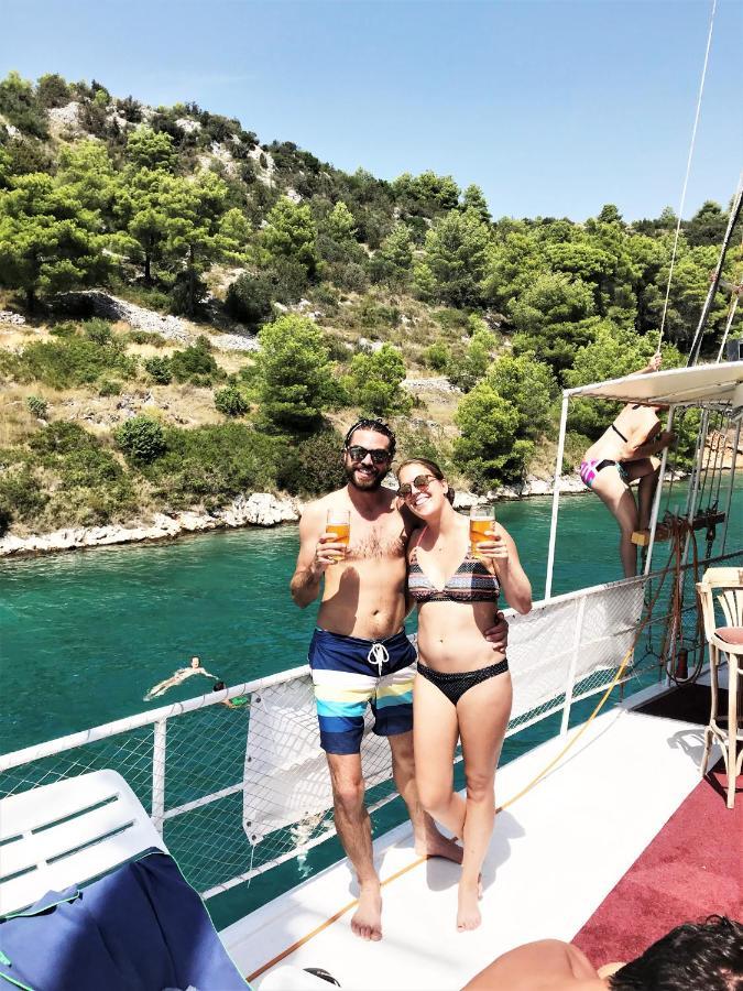 Rhythm Floating Hostel - Zadar Eksteriør billede